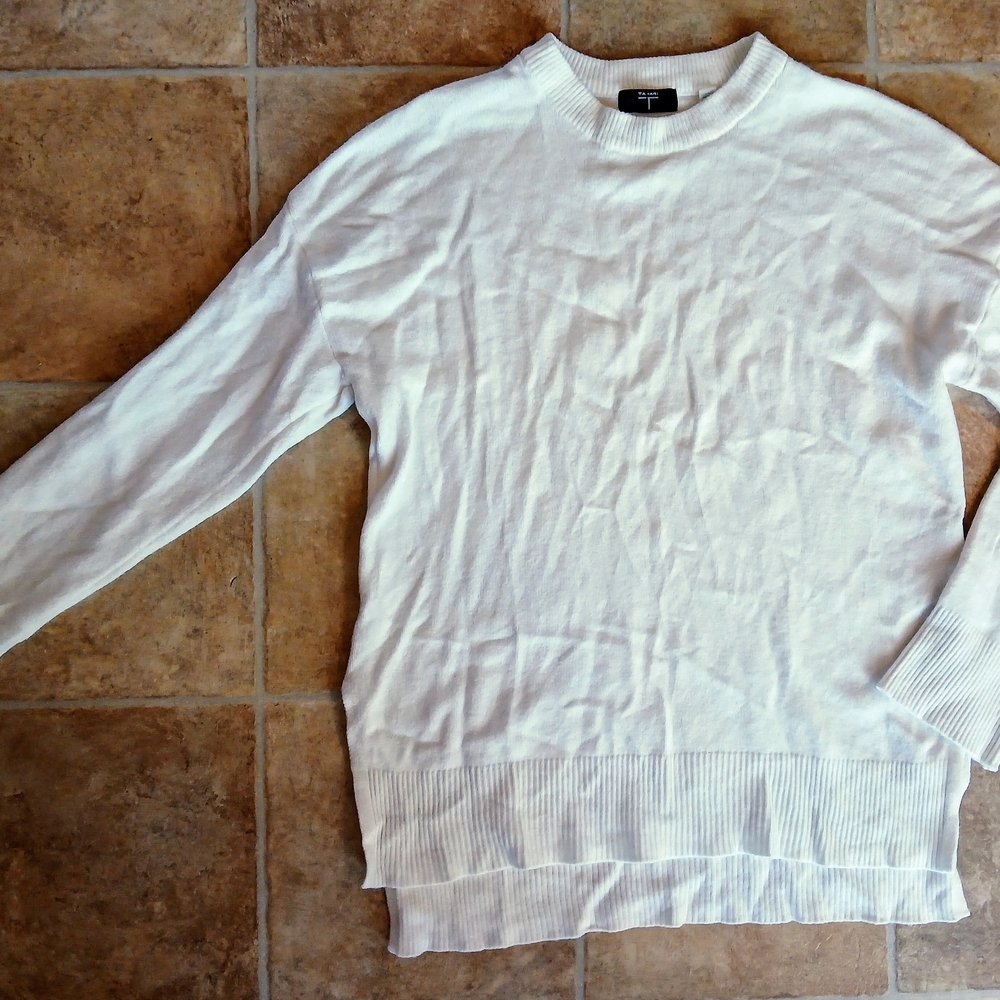 Tahari White Crewneck Sweater with Textured Knit
